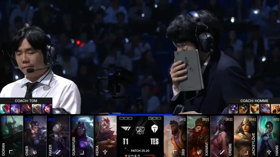 NAVI 击败 FaZe，确保在 IEM Cologne 2025 中获得季后赛名额